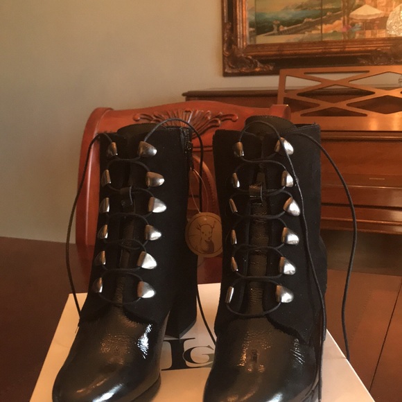 Gorgeous women’s Italian heel boots - Picture 4 of 12